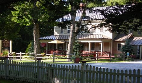 Waybury inn - Visit us this weekend, check out the Inn and enjoy a Vermont beverage with us! We have revolving Vermont draft beers. Two Otter Creek Brewing choices, Long Trail Brewing, Drop In Brewing Company,...